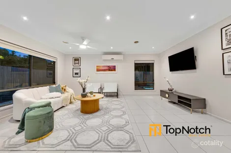 Property photo of 18 Sanctum Circuit Doreen VIC 3754