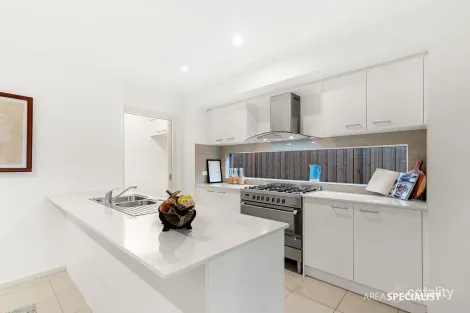 Property photo of 11 Smile Crescent Wyndham Vale VIC 3024