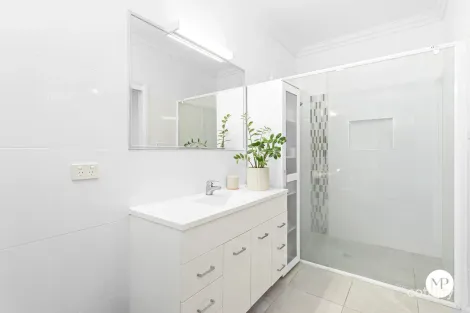 Property photo of 10/200 Upper Dawson Road The Range QLD 4700