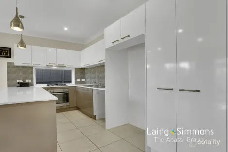 Property photo of 7 Janssen Street Ropes Crossing NSW 2760