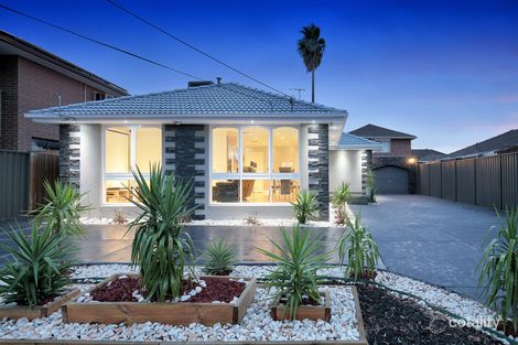Property photo of 32 Grantley Drive Gladstone Park VIC 3043