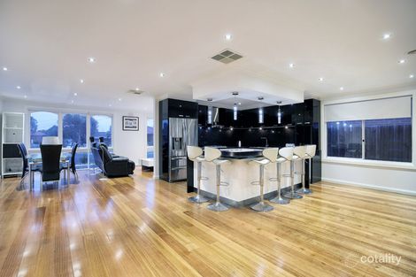 Property photo of 32 Grantley Drive Gladstone Park VIC 3043