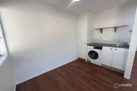 Property photo of 36 Beresford Crescent Dysart QLD 4745