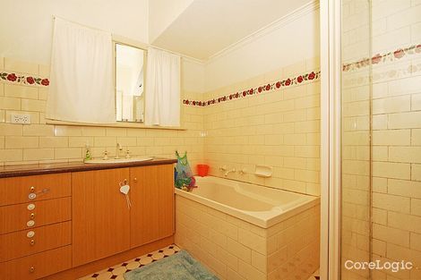 Property photo of 18 Marchant Avenue Reservoir VIC 3073