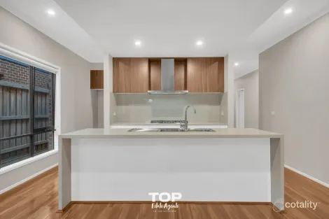 Property photo of 33 Nelson Street Cranbourne East VIC 3977