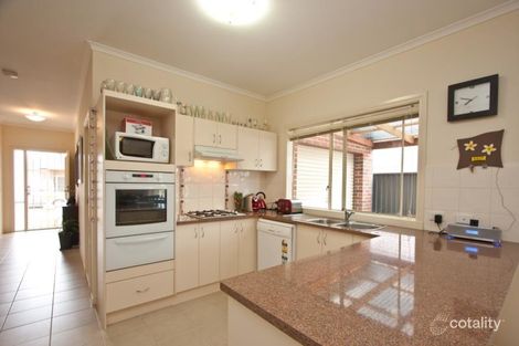 Property photo of 4 Pyrus Court Pakenham VIC 3810