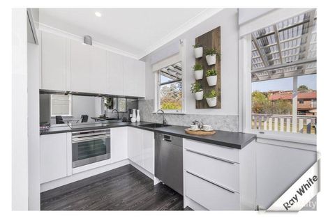 Property photo of 19 Agnes Avenue Crestwood NSW 2620