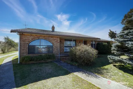 Property photo of 4 Coakes Street Guyra NSW 2365