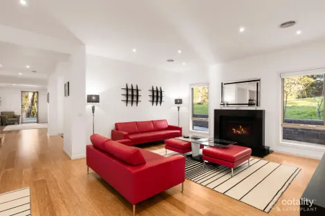 Property photo of 15-17 Vincent Road Park Orchards VIC 3114