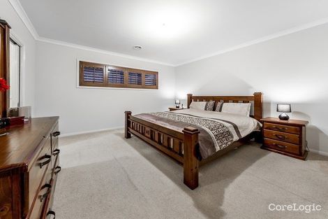 Property photo of 18 Beagle Street Cranbourne East VIC 3977