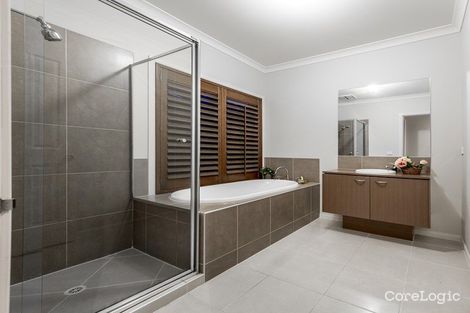 Property photo of 18 Beagle Street Cranbourne East VIC 3977