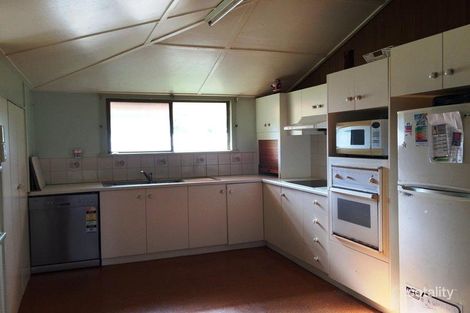 Property photo of 2 Burton Court Rural View QLD 4740