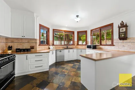 Property photo of 23 Queens Parade Hillside VIC 3037