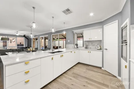 Property photo of 35 Melfort Circle Kinross WA 6028