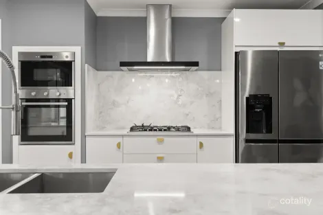 Property photo of 35 Melfort Circle Kinross WA 6028