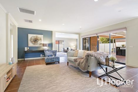 Property photo of 24 Howqua Place Pakenham VIC 3810