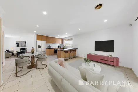 Property photo of 7/30 Nariel Road Kings Park VIC 3021