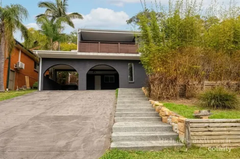 Property photo of 42 The Broadwaters Tascott NSW 2250