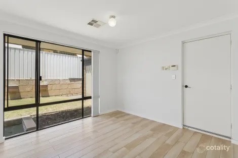 Property photo of 26 Macalpine Retreat Kinross WA 6028