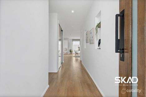 66 Ashbourne Bvd, Donnybrook, VIC 3064