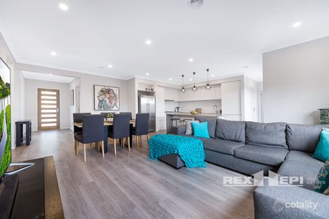 Property photo of 18 Optima Street Officer VIC 3809