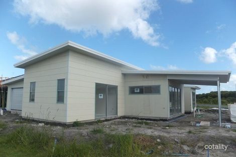 2/13 Coral Cres, Caloundra West, QLD 4551