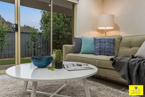 Property photo of 44 Highbury Circuit Craigieburn VIC 3064