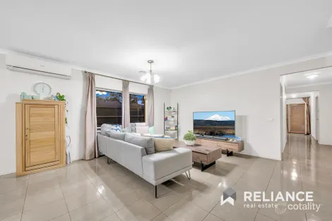Property photo of 12 Airfield Grove Point Cook VIC 3030