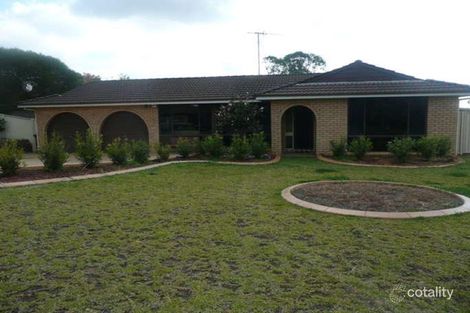 2 Donalbain Cct, Rosemeadow, NSW 2560