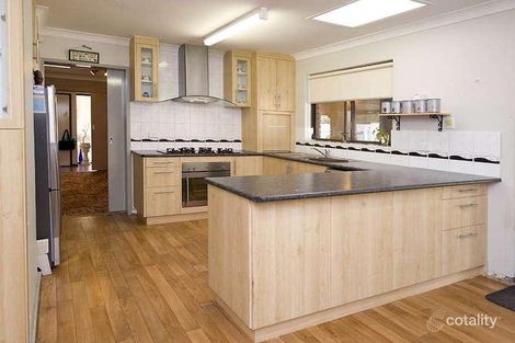 6 Shield Rd, Lesmurdie, WA 6076