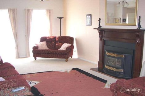 Property photo of 2 The Avenue Sunbury VIC 3429