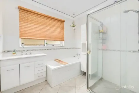 Property photo of 15 Weeroona Avenue Port Noarlunga South SA 5167