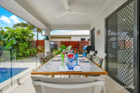 Property photo of 17 Arrowsmith Close Smithfield QLD 4878