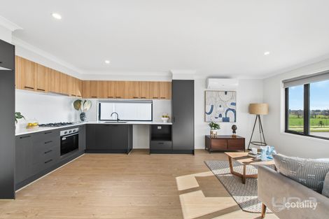 Property photo of 25 Scatter Road Fraser Rise VIC 3336