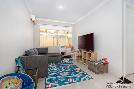 Property photo of 14 Yolanda Edge Wandina WA 6530