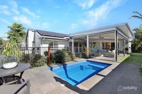 Property photo of 29 Winch Court Banksia Beach QLD 4507