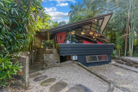 Property photo of 16 Heavey Crescent Whitfield QLD 4870