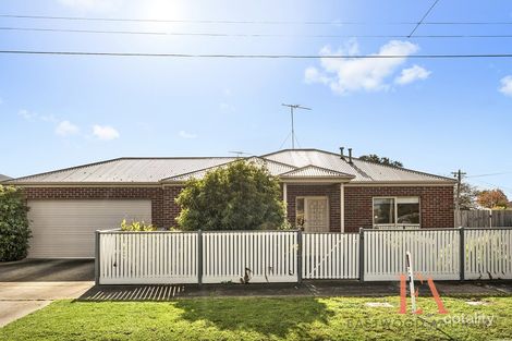 19 Cheltenham Rd, Newcomb, VIC 3219