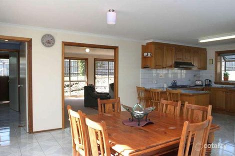 Property photo of 8 Duckworth Close Berwick VIC 3806
