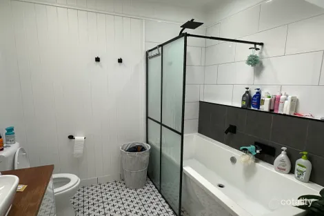 Property photo of 16 King Street Dinmore QLD 4303