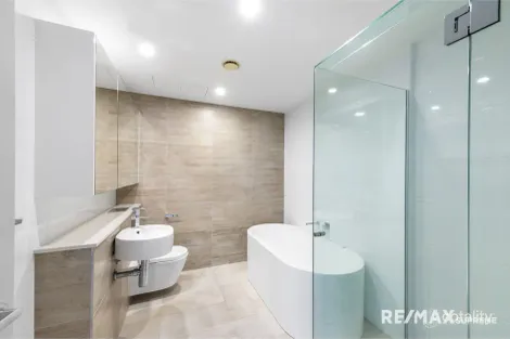 Property photo of 604/2 Como Crescent Southport QLD 4215