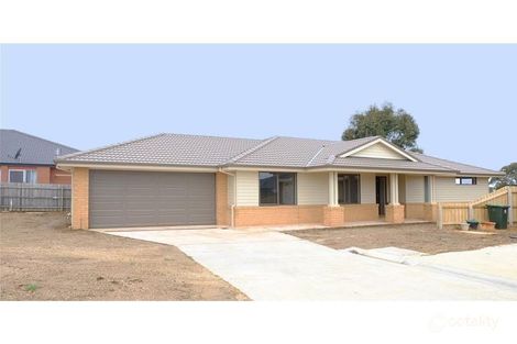 5 Lowe Ct, Eastwood, VIC 3875