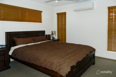 Property photo of 34 Chapman Place Oxley QLD 4075