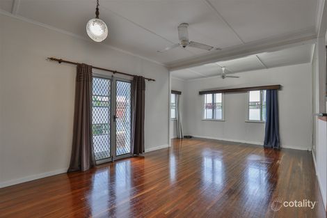 Property photo of 33 Thabeban Street Avenell Heights QLD 4670
