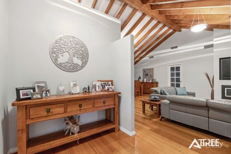 Property photo of 6 Summit View Mount Richon WA 6112