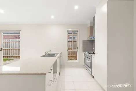 Property photo of 34 Borboleta Street Tarneit VIC 3029