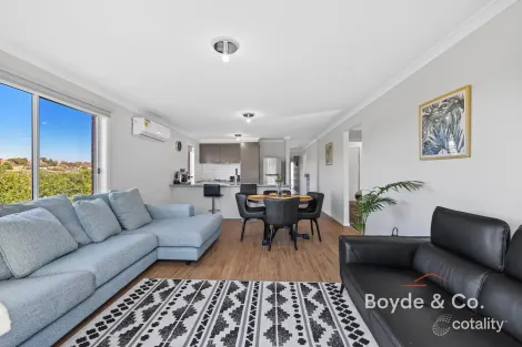 Property photo of 8 Sunline Street Drouin VIC 3818
