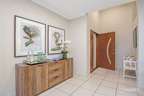 Property photo of 26 Chip In Place Helensvale QLD 4212