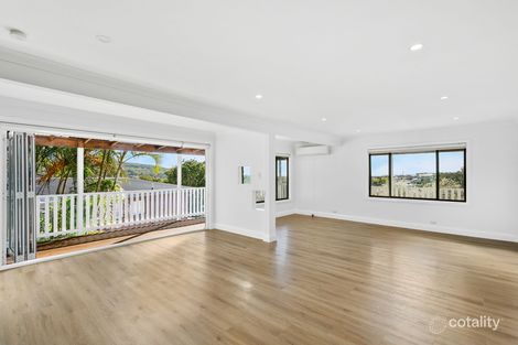 Property photo of 21 Ian Bruce Crescent Balgownie NSW 2519