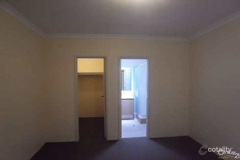 Property photo of 54 Feakle Bend Ridgewood WA 6030